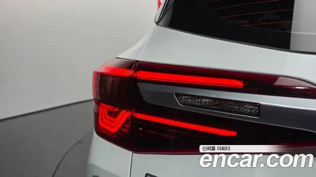 Kia Seltos 2022 — ფოტო 27/33