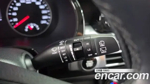 Kia Seltos 2022 — ფოტო 2/33