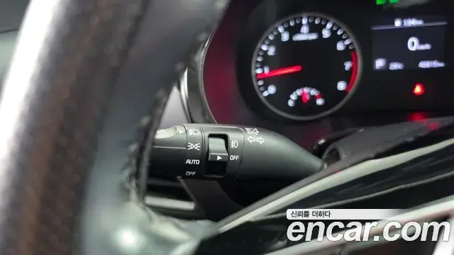 Kia Seltos 2022 — ფოტო 23/33