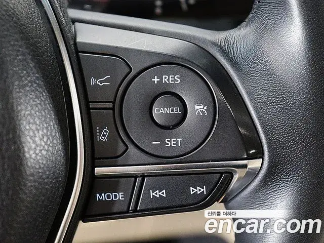 Toyota Camry 2018 — ფოტო 5/20
