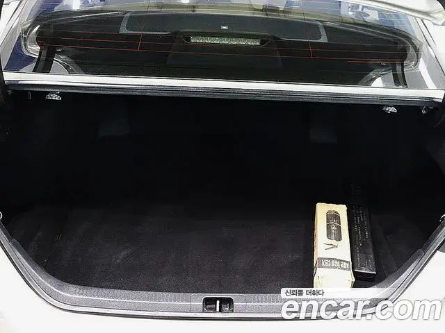 Toyota Camry 2018 — ფოტო 11/20