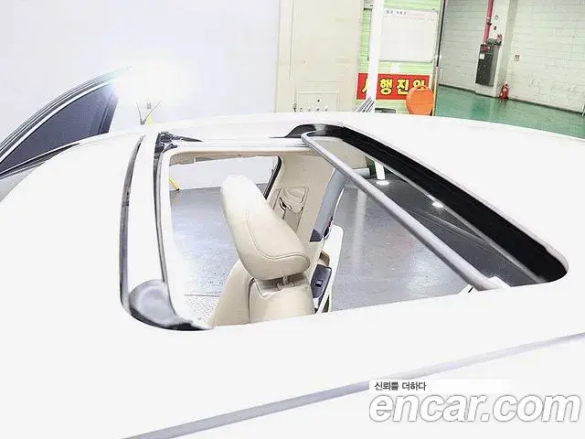 Toyota Camry 2018 — ფოტო 8/20