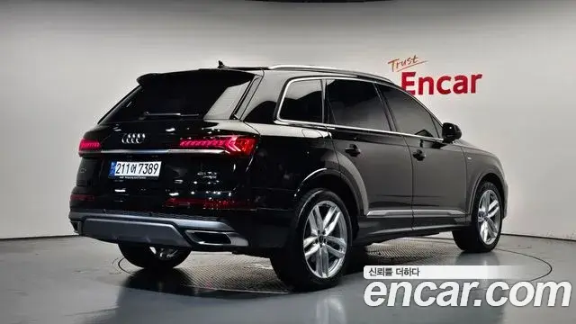 Audi Q7 2023 — ფოტო 19/20