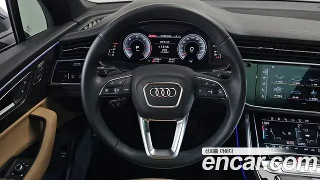 Audi Q7 2023 — ფოტო 18/20