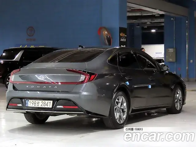 Hyundai Sonata 2022 — Фото 1/20