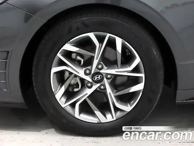 Hyundai Sonata 2022 — Фото 4/20