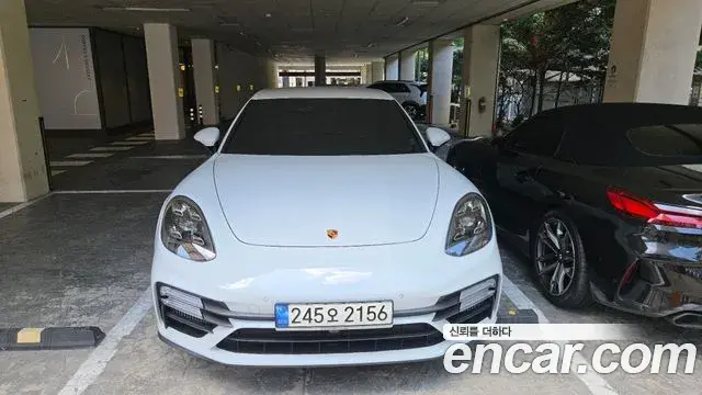 Porsche Panamera 2021 — Photo 8/8