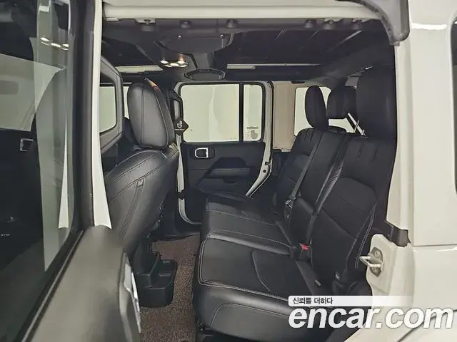 Jeep Wrangler 2021 — Photo 16/19