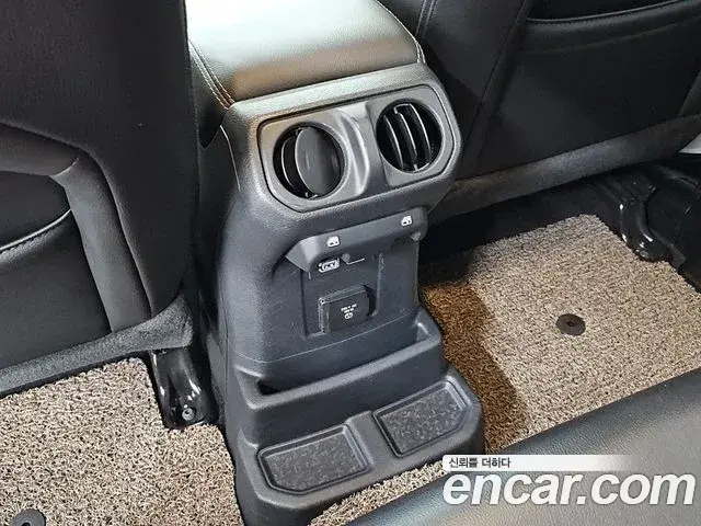Jeep Wrangler 2021 — Photo 17/19