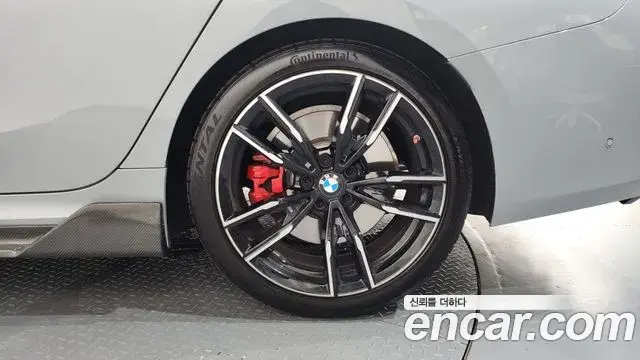 BMW 3 Series 2025 — ფოტო 11/33