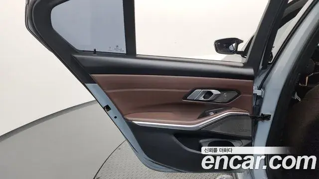 BMW 3 Series 2025 — ფოტო 20/33