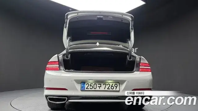 Genesis G80 2023 — Photo 19/37