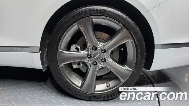 Genesis G80 2023 — Photo 25/37