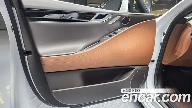 Genesis G80 2023 — Photo 1/37