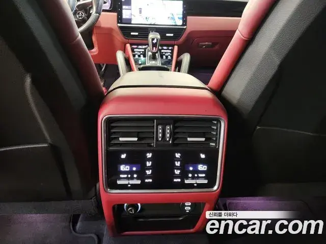 Porsche Cayenne 2020 — Фото 14/20