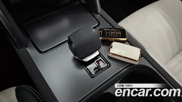 Land Rover Discovery Sport 2024 — ფოტო 15/34