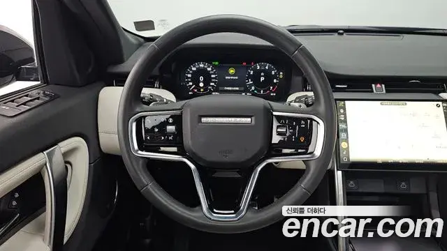 Land Rover Discovery Sport 2024 — ფოტო 17/34
