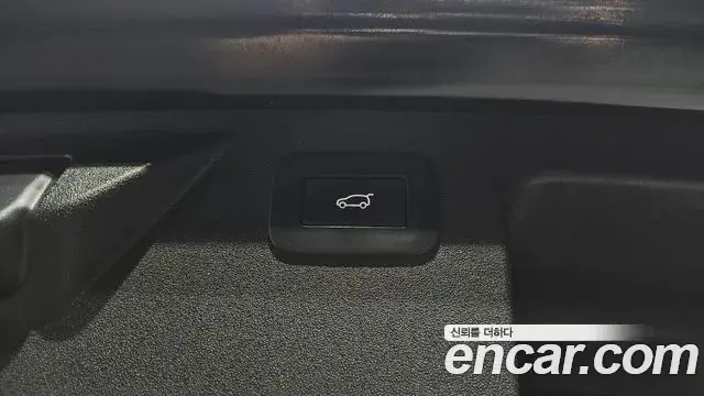 Land Rover Discovery Sport 2024 — ფოტო 21/34