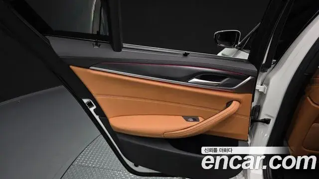 BMW 5 Series 2023 — ფოტო 3/38