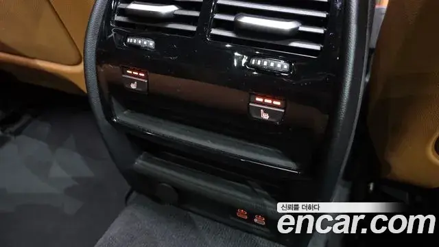 BMW 5 Series 2023 — ფოტო 21/38