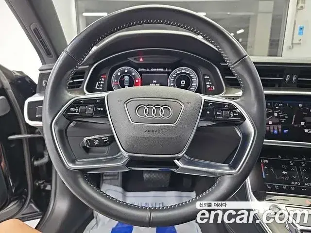 Audi A7 2021 — Photo 17/19