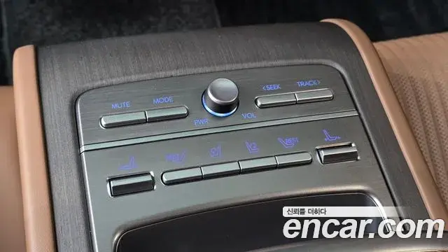Hyundai Grandeur 2023 — Photo 18/19