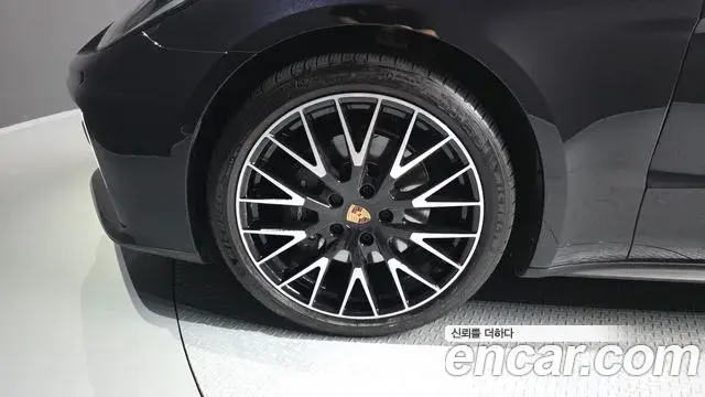 Porsche Panamera 2025 — ფოტო 11/20