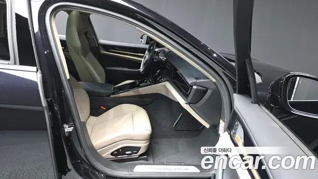 Porsche Panamera 2025 — ფოტო 6/20