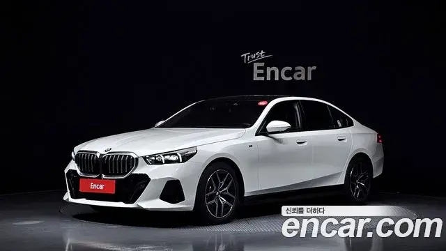 BMW 5 Series 2025 — ფოტო 23/40