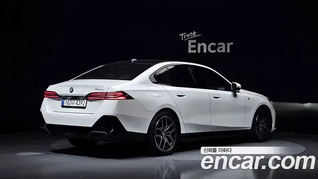 BMW 5 Series 2025 — ფოტო 3/40