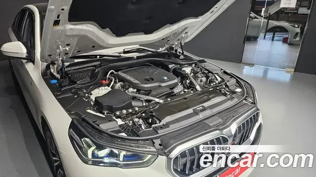 BMW 5 Series 2025 — ფოტო 17/40