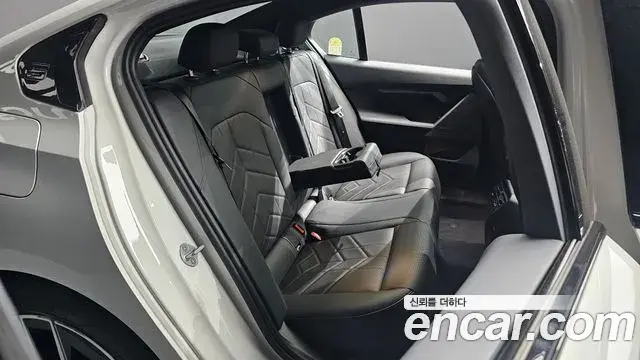 BMW 5 Series 2025 — ფოტო 26/40