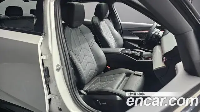 BMW 5 Series 2025 — ფოტო 19/40