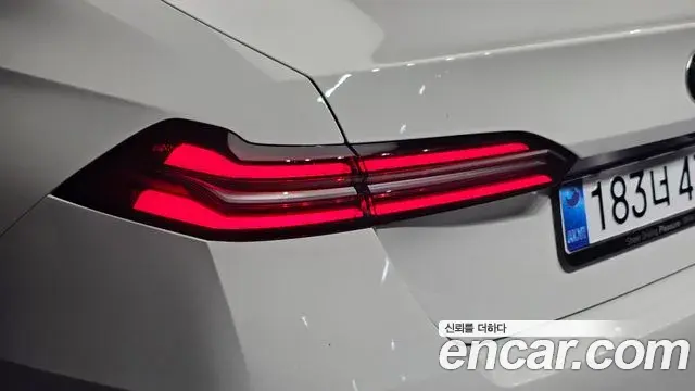 BMW 5 Series 2025 — ფოტო 7/40