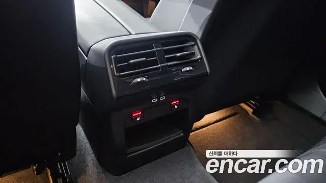 BMW 5 Series 2025 — ფოტო 13/40