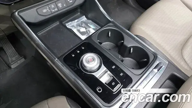 Kia Carnival 2024 — ფოტო 32/35