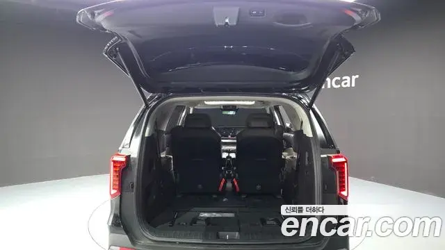Kia Carnival 2024 — ფოტო 3/35