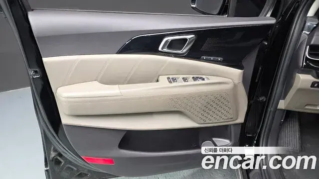 Kia Carnival 2024 — ფოტო 10/35