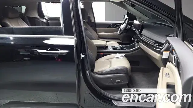 Kia Carnival 2024 — ფოტო 19/35