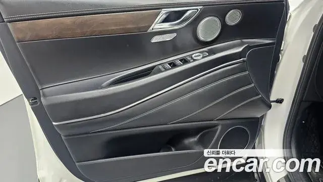Genesis GV80 2021 — ფოტო 18/33