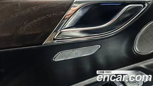 Genesis GV80 2021 — ფოტო 13/33