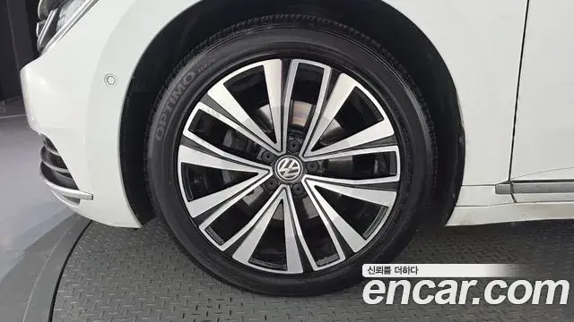 Volkswagen Arteon 2019 — Photo 17/20