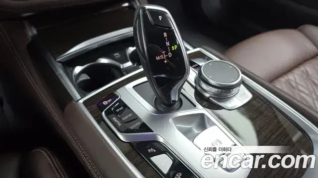 BMW 7 Series 2022 — Photo 20/20