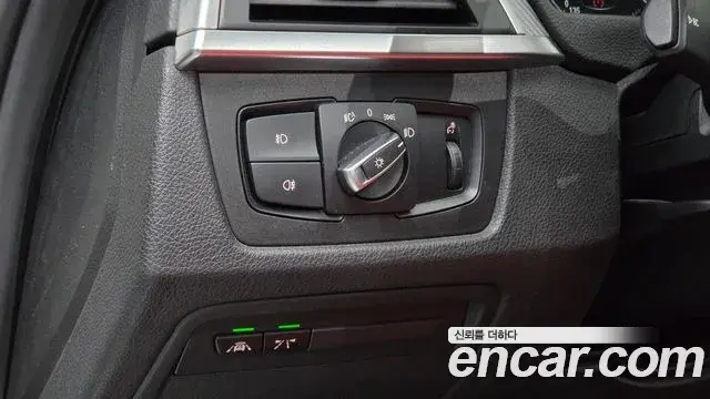 BMW 3 Series 2018 — Şəkil 23/33