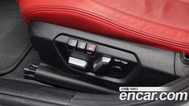 BMW 3 Series 2018 — Şəkil 33/33