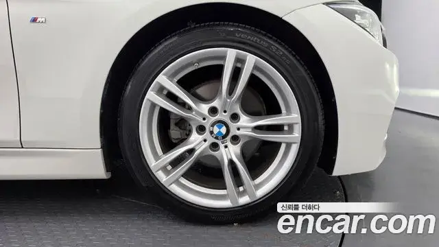 BMW 3 Series 2018 — Şəkil 10/33