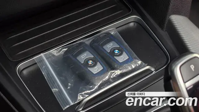 BMW 3 Series 2018 — Şəkil 21/33