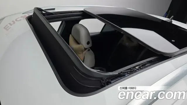 Volkswagen T-Roc 2021 — Фото 19/20