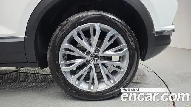 Volkswagen T-Roc 2021 — Şəkil 16/33