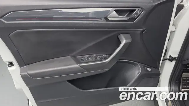 Volkswagen T-Roc 2021 — Şəkil 8/33